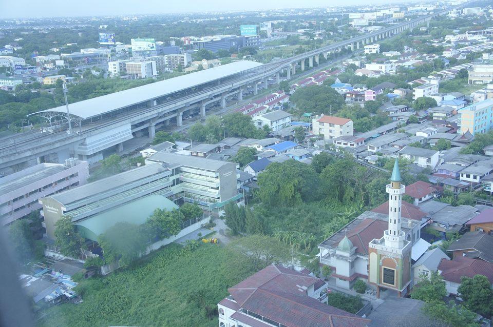 Airport Link Hua Mak Condo Бангкок Екстер'єр фото